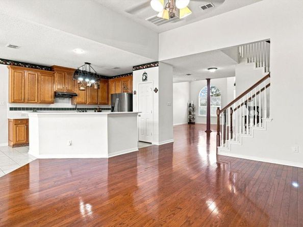 1915  Ledgemont Court , Allen Texas 75013