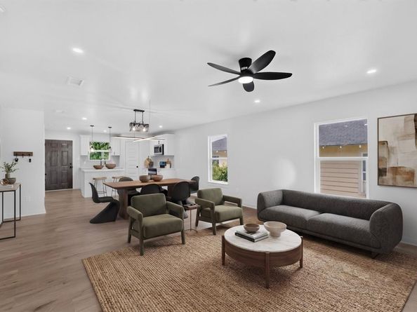 1531  Iowa Avenue , Dallas Texas 75216