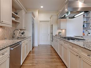 2828  Hood Street  1008, Dallas Texas 75219