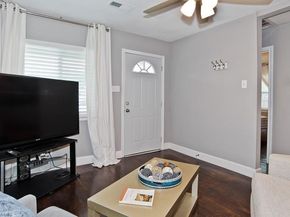 1810  Shaw Street , Dallas Texas 75212