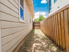 1810  Shaw Street , Dallas Texas 75212