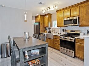 1810  Shaw Street , Dallas Texas 75212
