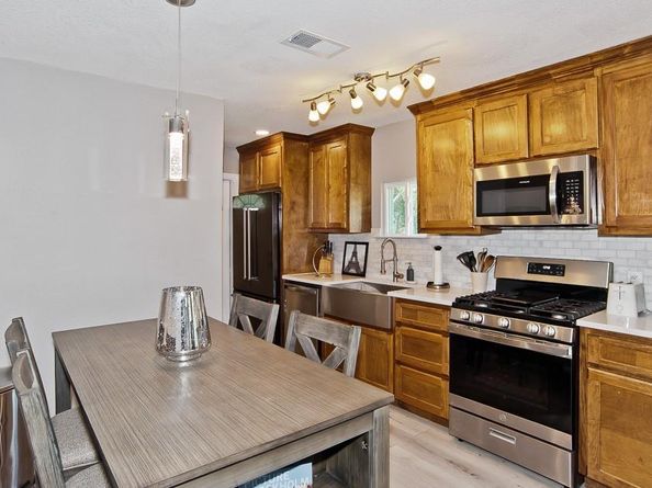 1810  Shaw Street , Dallas Texas 75212