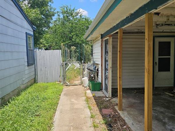 1420  Edney Street , Fort Worth Texas 76115