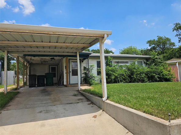1420  Edney Street , Fort Worth Texas 76115