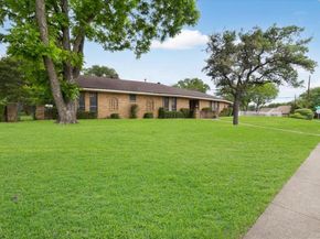 1811  Reynoldston Lane , Dallas Texas 75232
