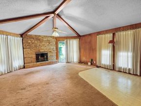 1811  Reynoldston Lane , Dallas Texas 75232