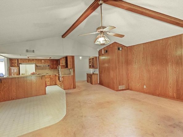1811  Reynoldston Lane , Dallas Texas 75232