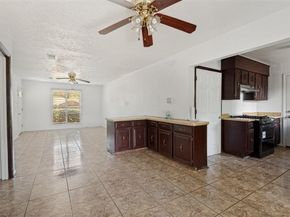 3013  Emmett Street , Dallas Texas 75211