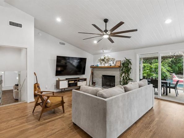 707  Bondstone Drive , Dallas Texas 75218