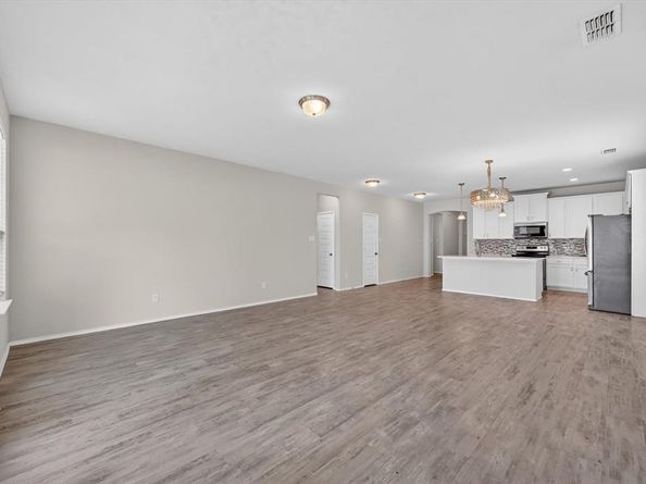 1629  Hinckley Avenue , Providence Village Texas 76227