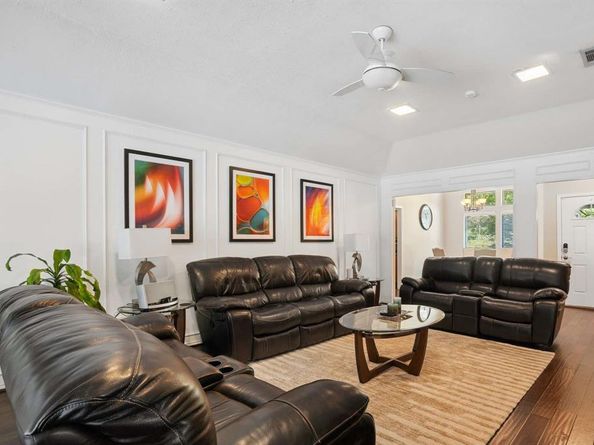 824  Cherlynne Drive , Cedar Hill Texas 75104