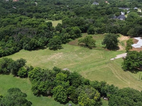 1215  Oakwood Trail , Southlake Texas 76092