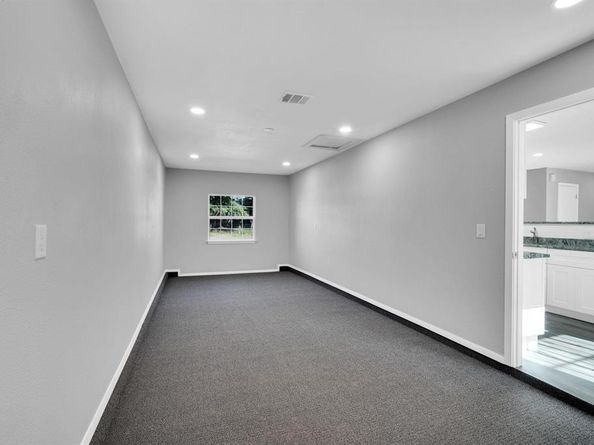 3450  Silverhill Drive , Dallas Texas 75241