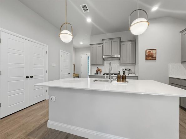 2216  Redwing Drive , Denton Texas 76205