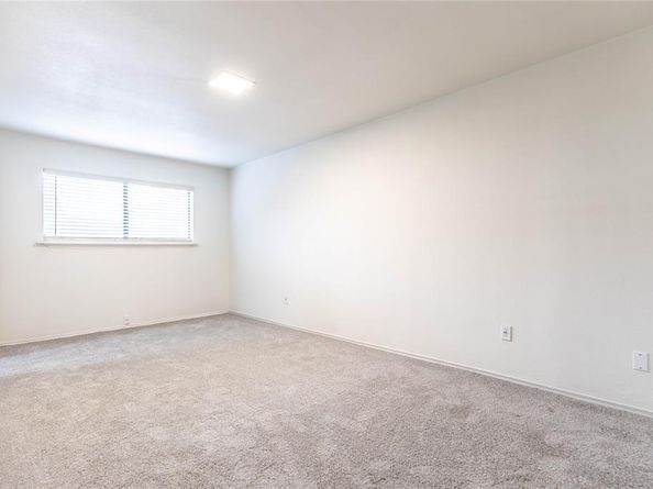 7031  Holly Hill Drive  10, Dallas Texas 75231