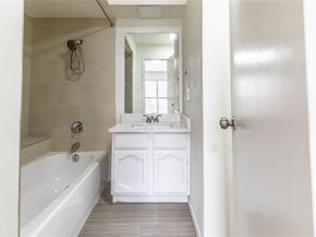 7031  Holly Hill Drive  10, Dallas Texas 75231