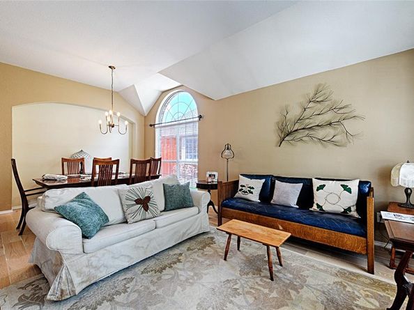 10013  White Lane , Irving Texas 75063