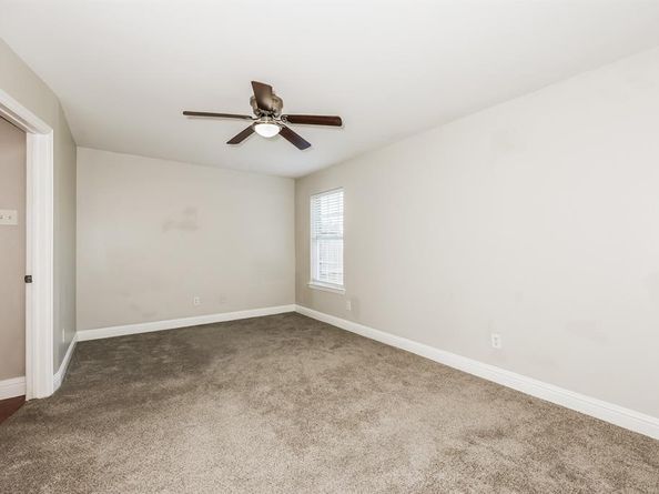 10522  Woodleaf Drive , Dallas Texas 75227