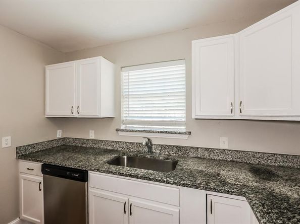 10522  Woodleaf Drive , Dallas Texas 75227