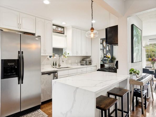 2804  Sharpview Lane , Dallas Texas 75228