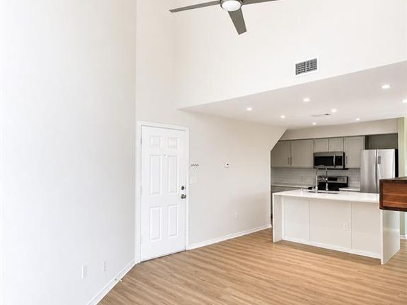 9837  Walnut Street  207, Dallas Texas 75243