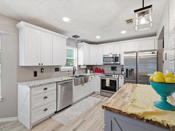 405  Lantern Ridge  , Mansfield Texas 76063
