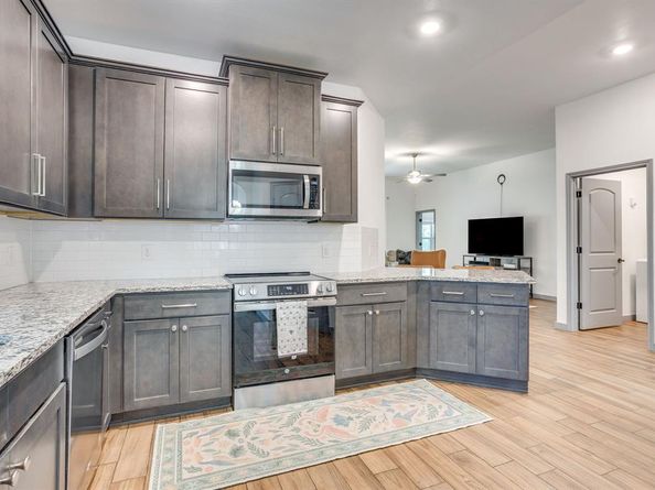 7529  Pleasant Oaks Street , Fort Worth Texas 76120