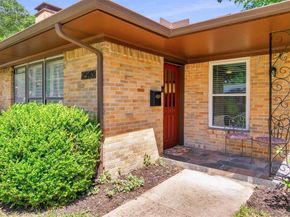 2949  Maydelle Lane , Farmers Branch Texas 75234