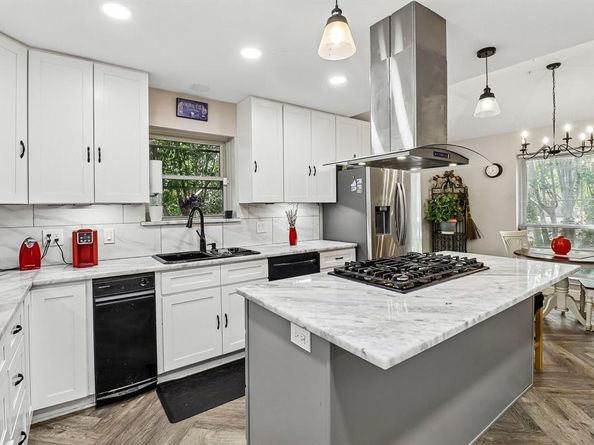 4208  Bretton Bay Circle , Dallas Texas 75287