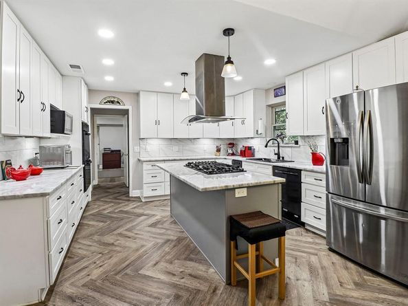 4208  Bretton Bay Circle , Dallas Texas 75287
