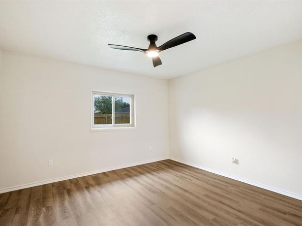 718  Tacoma Drive , Garland Texas 75043