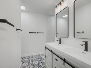 806  Laguna Drive , Garland Texas 75043