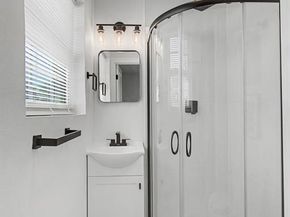 806  Laguna Drive , Garland Texas 75043