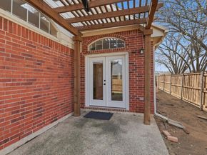 9436  Ponderosa Trail , Irving Texas 75063