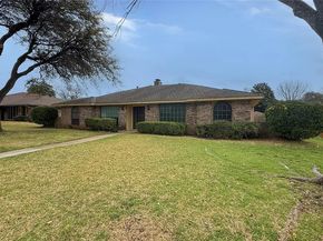 1004  Rosewood Drive , DeSoto Texas 75115
