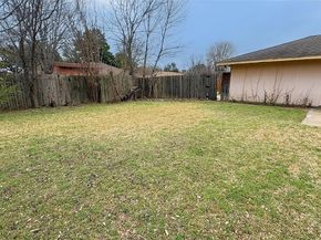 1004  Rosewood Drive , DeSoto Texas 75115