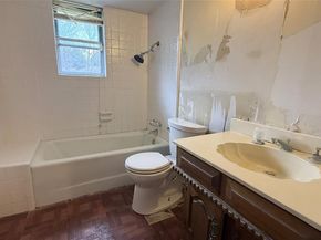 1004  Rosewood Drive , DeSoto Texas 75115