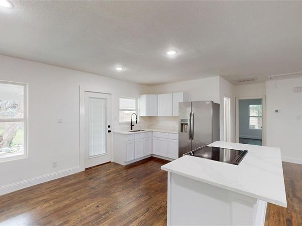 1425 W Walnut Street , Garland Texas 75042