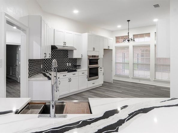 5709  Hidden Oaks Drive , Colleyville Texas 76034