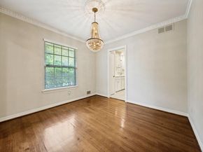 6224  Berryhill Street , Dallas Texas 75231