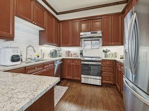 1018  Pavillion Street , Dallas Texas 75204