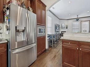 1018  Pavillion Street , Dallas Texas 75204