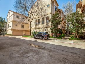 1018  Pavillion Street , Dallas Texas 75204