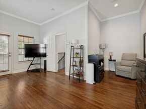 1018  Pavillion Street , Dallas Texas 75204