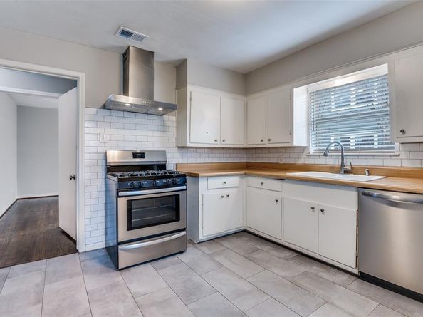 1315  Kings Highway , Dallas Texas 75208