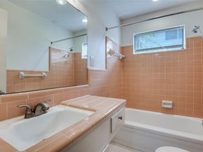 1315  Kings Highway , Dallas Texas 75208