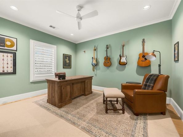 6711  Robin Road , Dallas Texas 75209