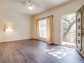 4438  Harlanwood Drive  211, Fort Worth Texas 76109