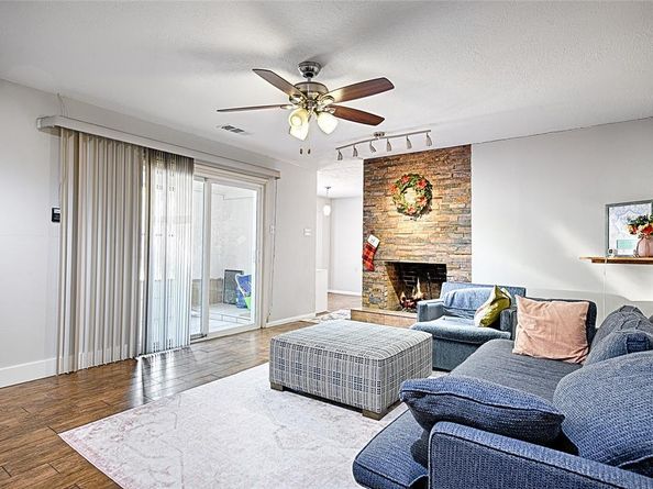 1305 W Grauwyler Road , Irving Texas 75061